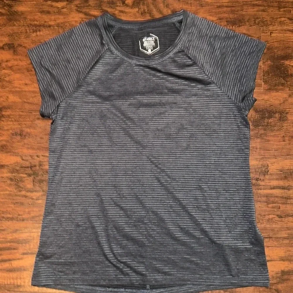 EUC ASICS Dark Gray Short Sleeve Shirt (S) - Picture 1 of 5
